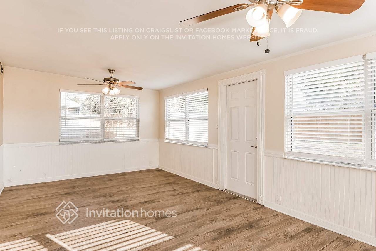 1713 Roslyn Ave - Photo 7 of 17