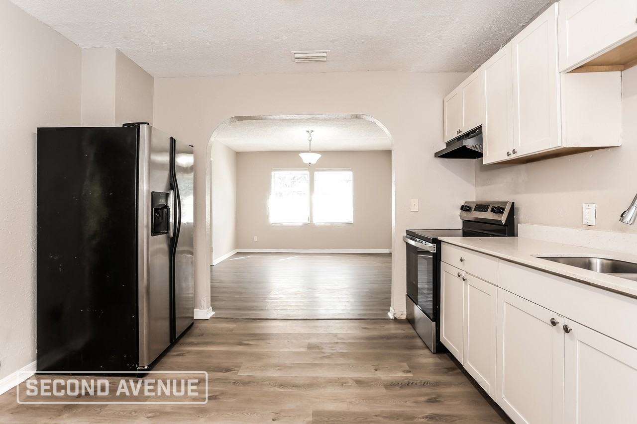 1923 Forest Hills Rd - Photo 3 of 27