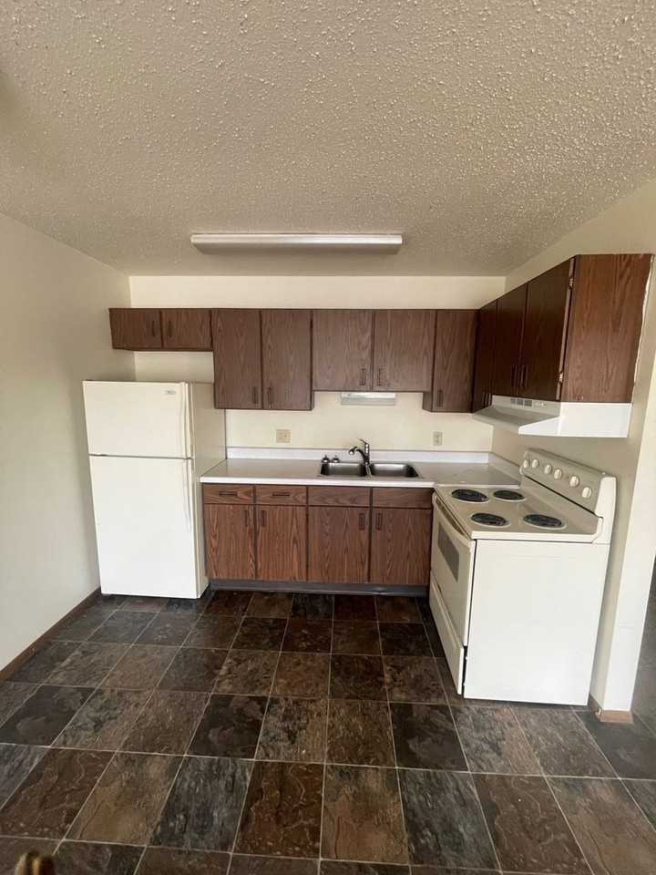 Summerset Apartments - Photo 7 of 22