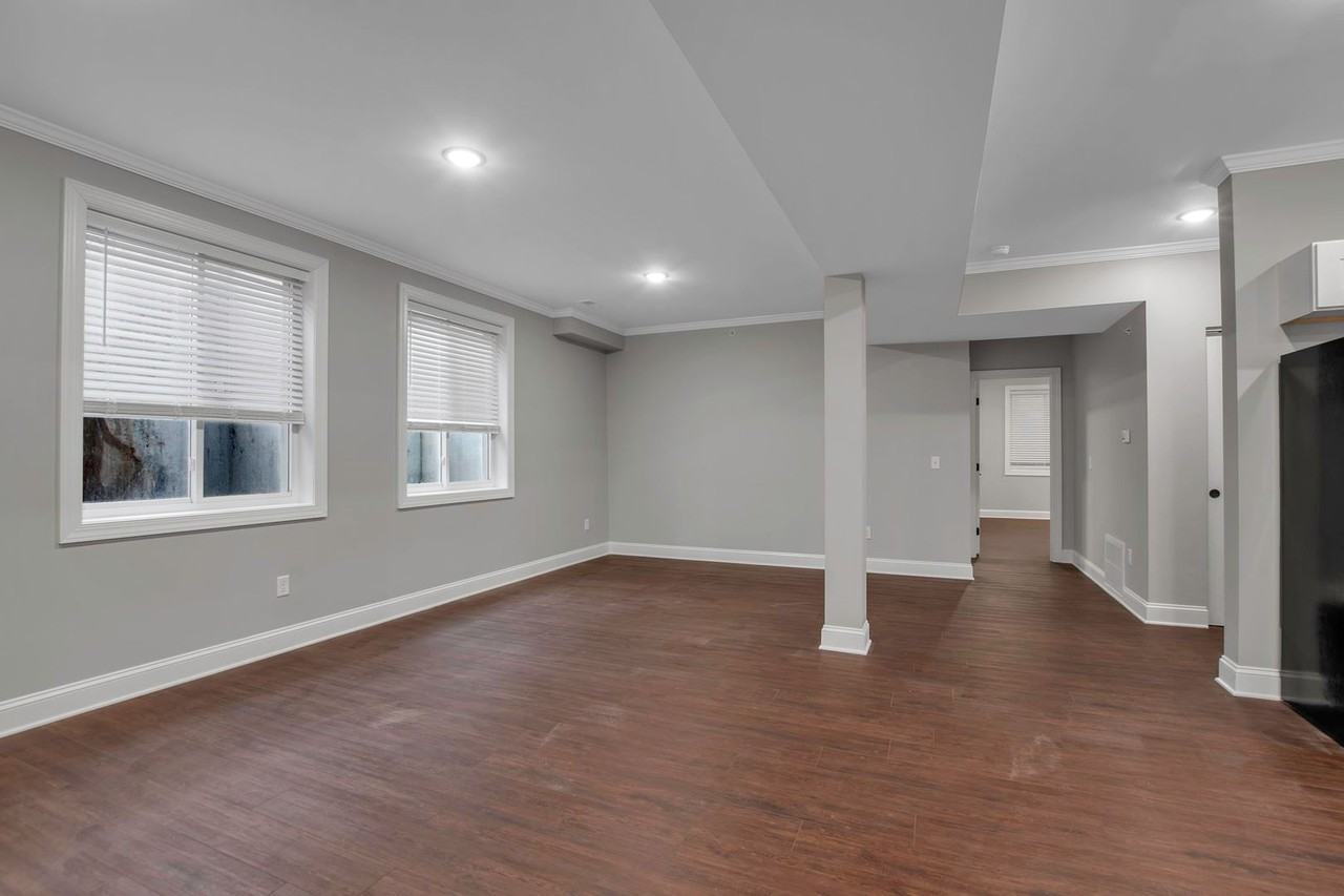 661-2071 - Photo 5 of 50