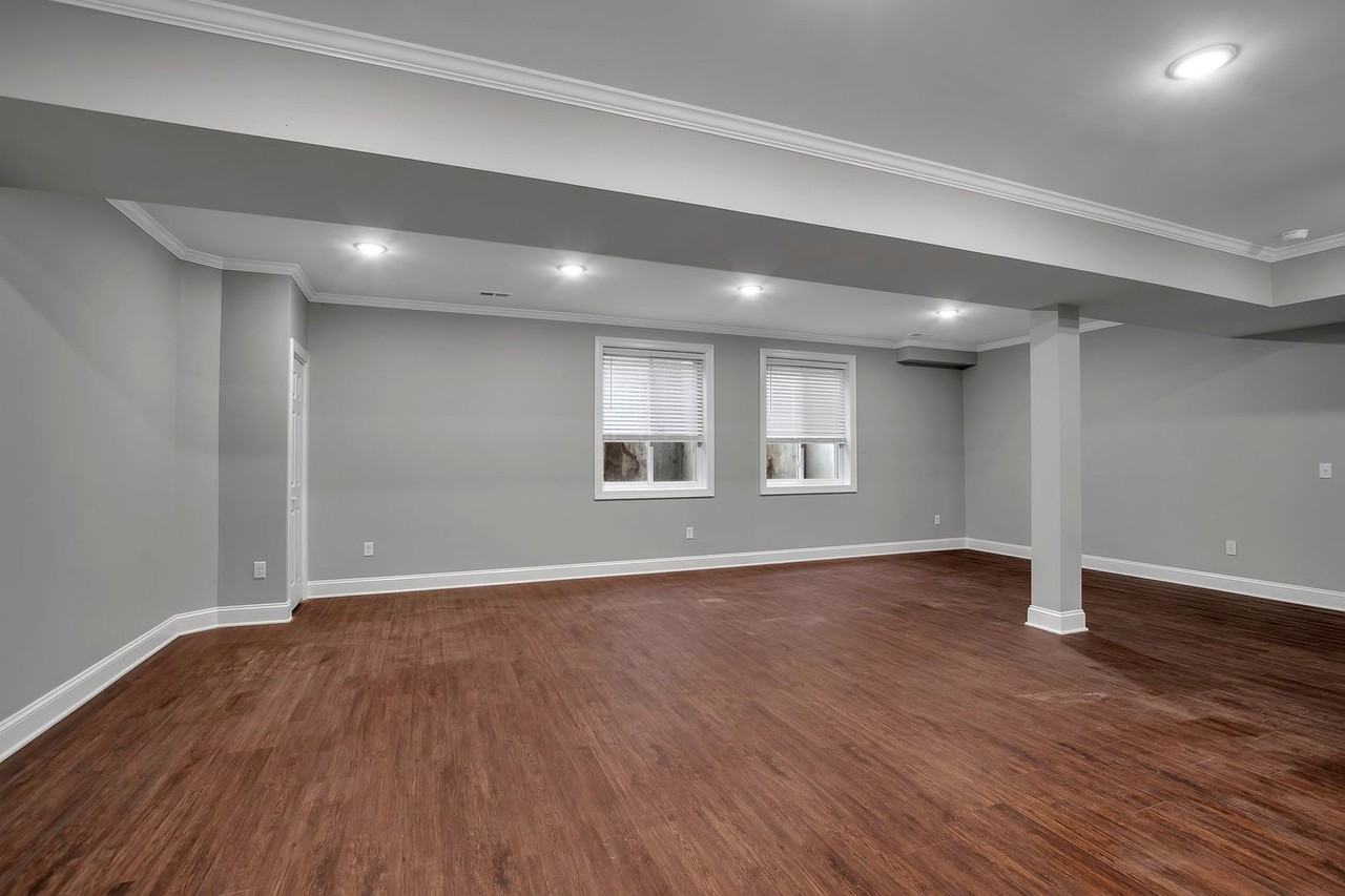 661-2071 - Photo 7 of 50