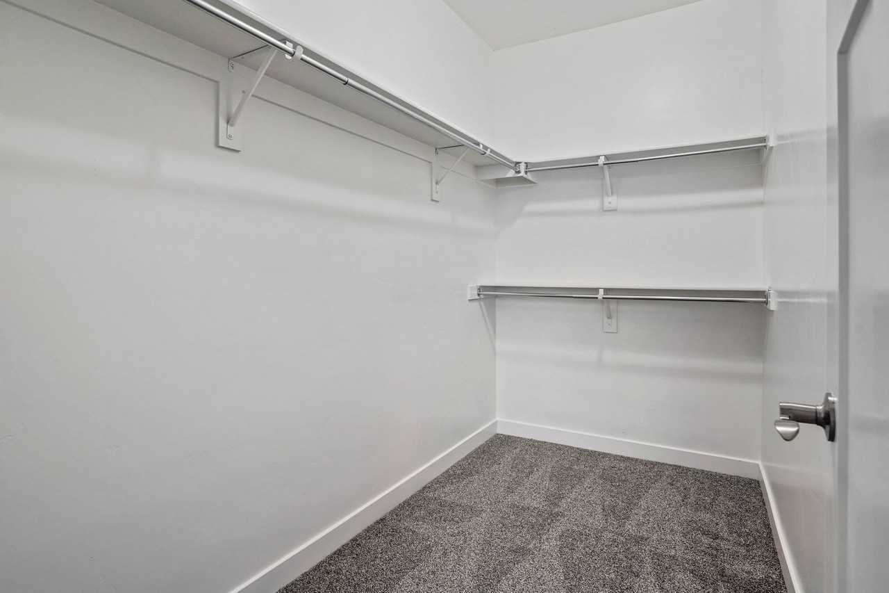 Hampton Place - Photo 4 of 41