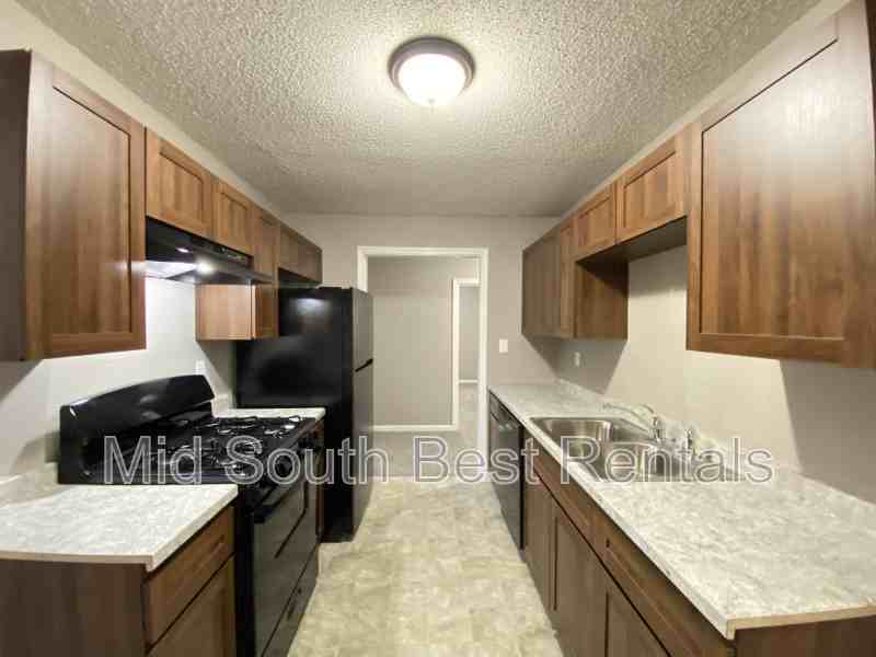 3125 S Spring St - Photo 3 of 8