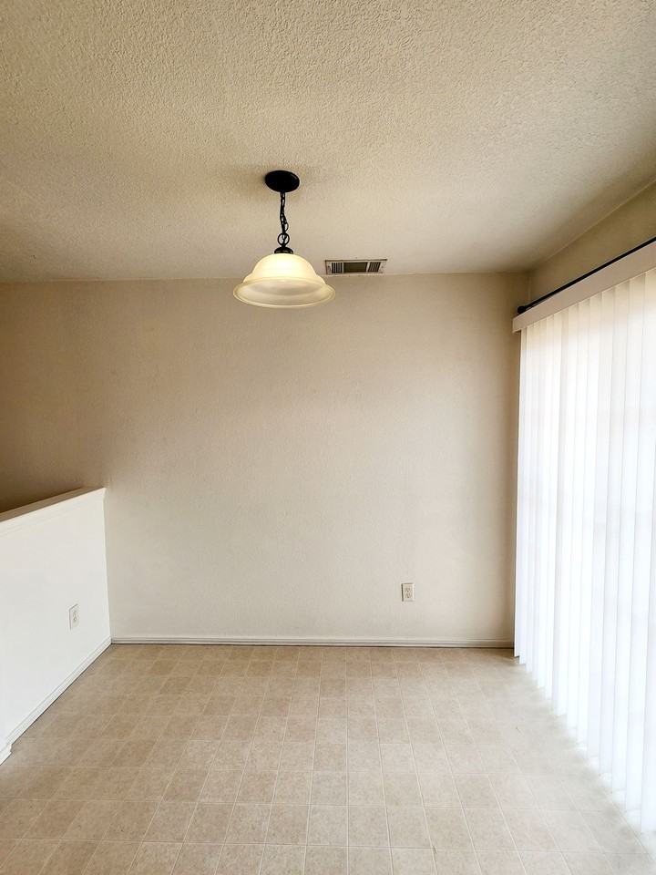 5807 Redstone - Photo 5 of 7