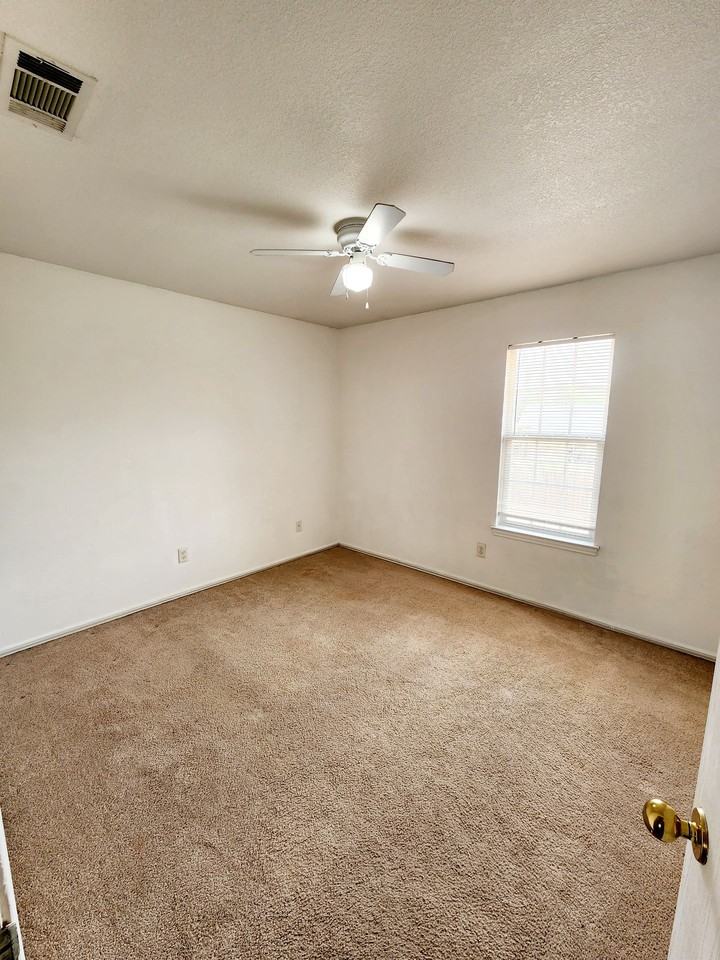 5807 Redstone - Photo 6 of 7