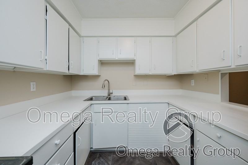 3390 Mcgehee Rd #G - Photo 3 of 26