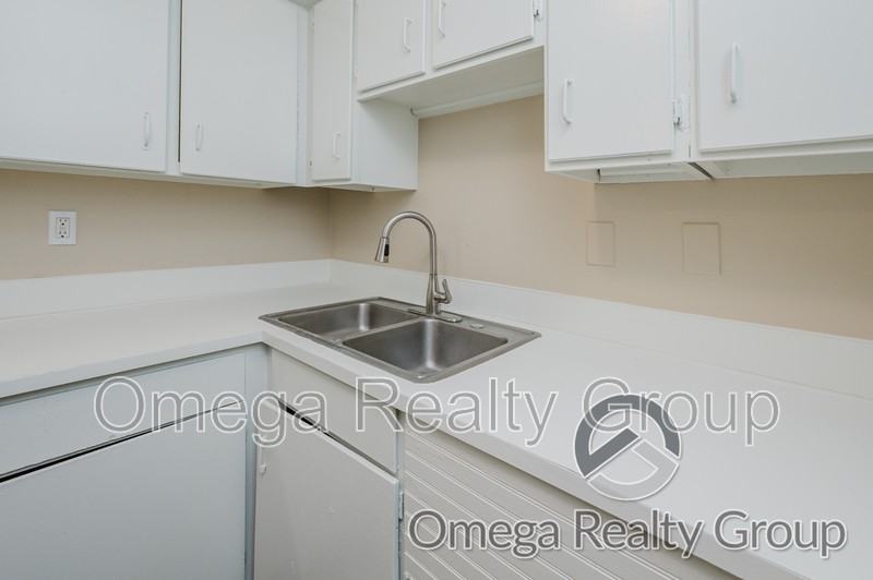 3390 Mcgehee Rd #G - Photo 4 of 26