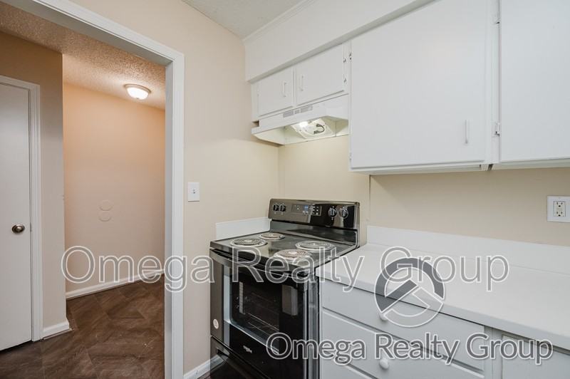 3390 Mcgehee Rd #G - Photo 5 of 26