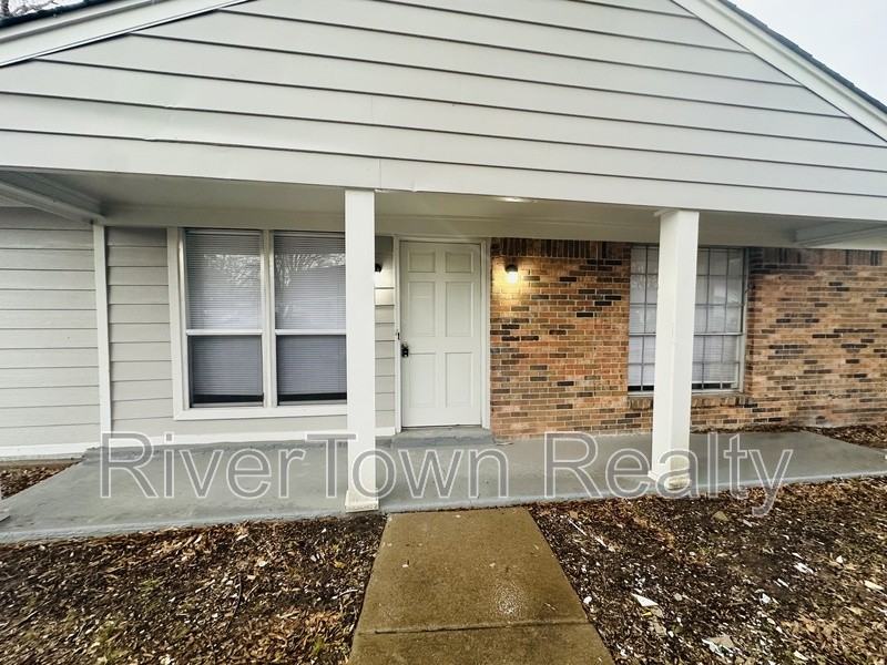 2932 Spring Hill Dr - Photo 2 of 24