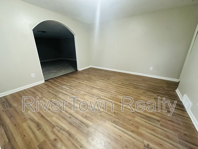 2932 Spring Hill Dr - Photo 3 of 24