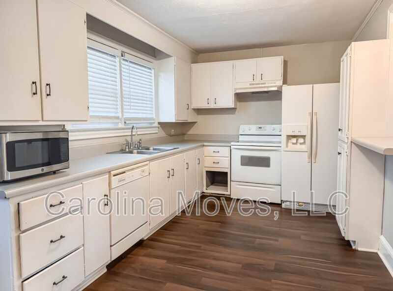 303 E A Ave - Photo 6 of 11