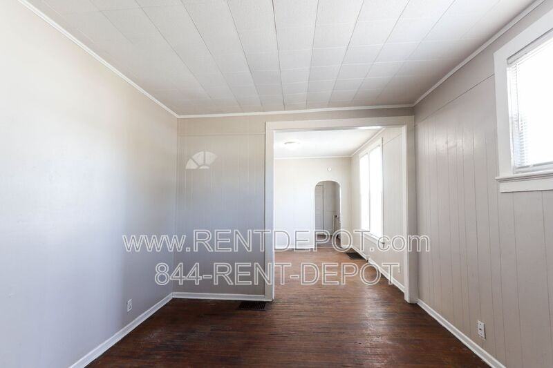 1701 S Garvin St - Photo 3 of 8