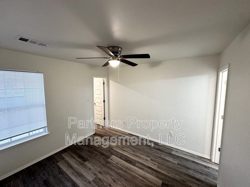 1035 S Benchmark Ln - Photo 7 of 8