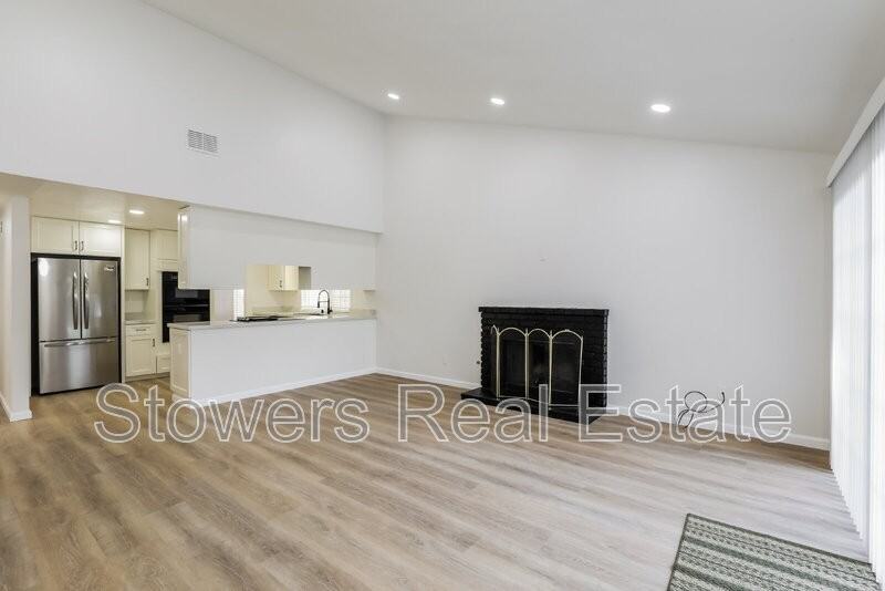 93 Monasterio Ct - Photo 2 of 20