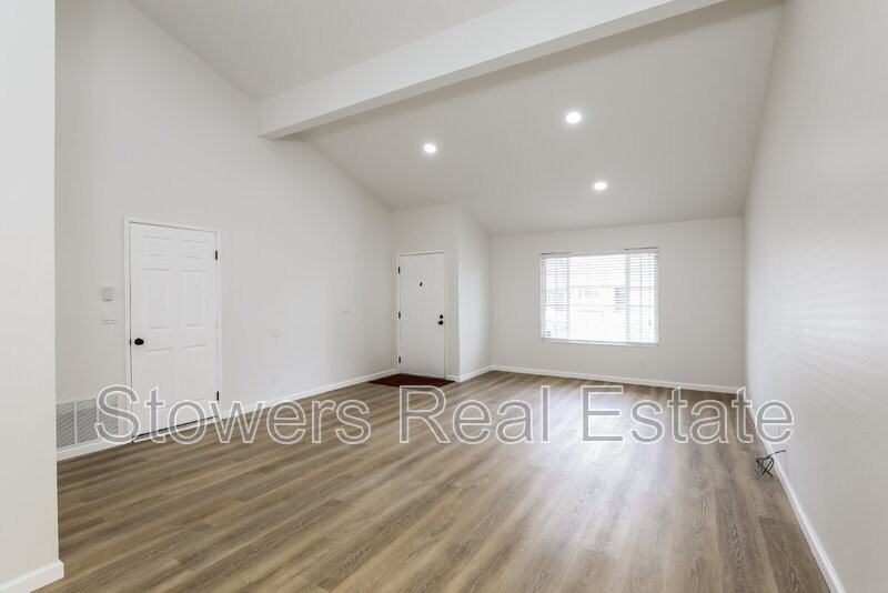 93 Monasterio Ct - Photo 5 of 20