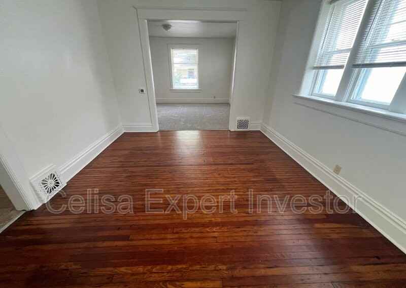 1209 W Wildwood Ave - Photo 3 of 8