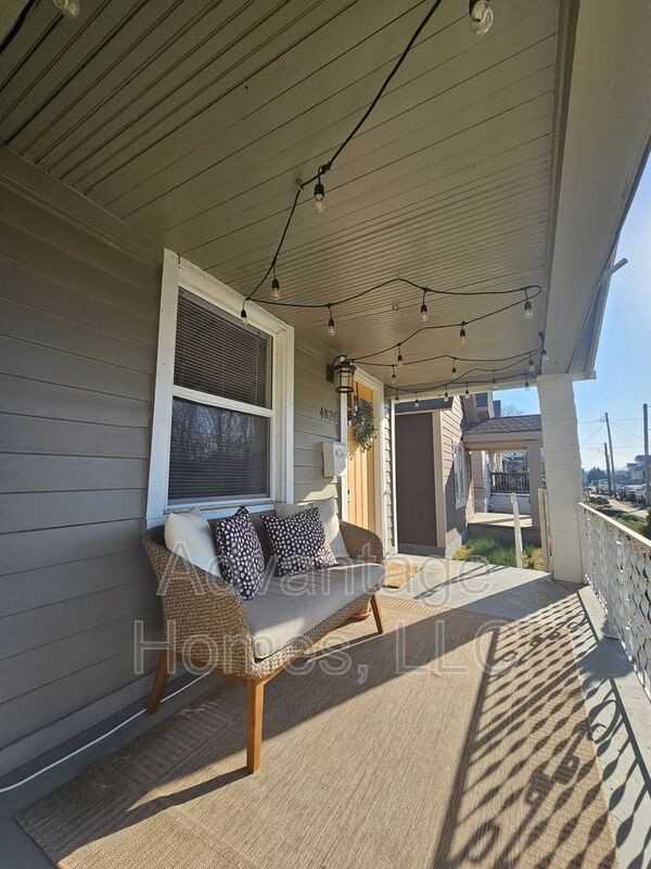 4826 E 6th St - Photo 2 of 30