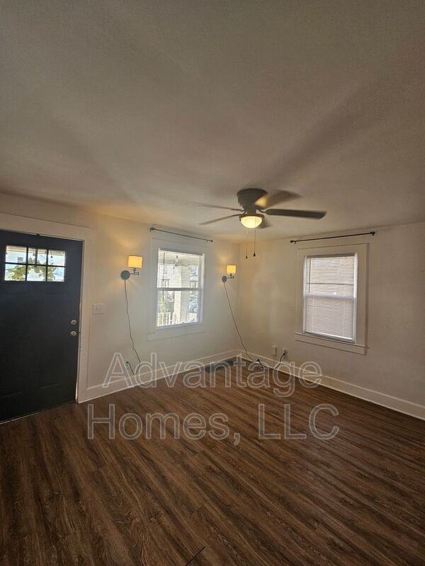 4826 E 6th St - Photo 3 of 30