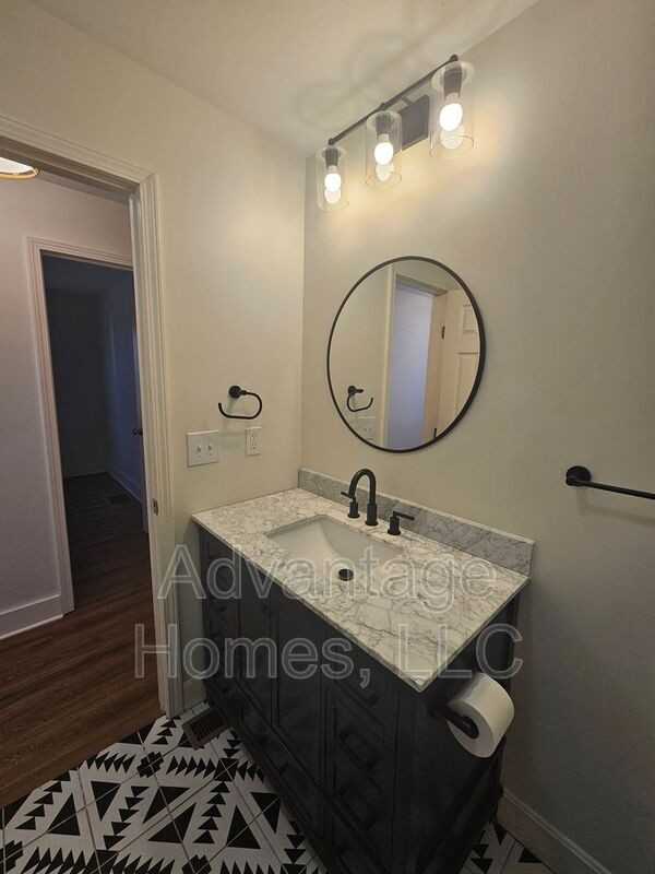 4826 E 6th St - Photo 7 of 30