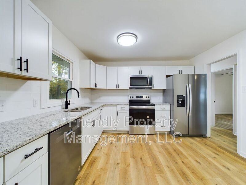 7706 Newsome Ct - Photo 5 of 15