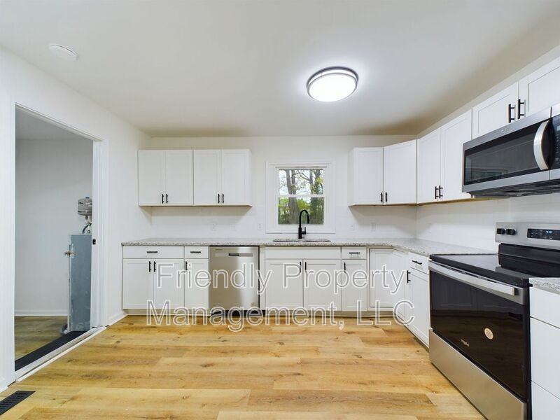 7706 Newsome Ct - Photo 6 of 15
