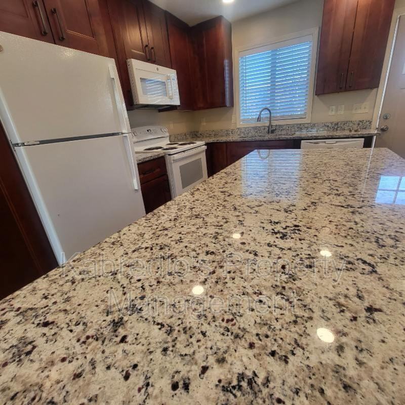 4401 S 27th St #G10 - Photo 3 of 20