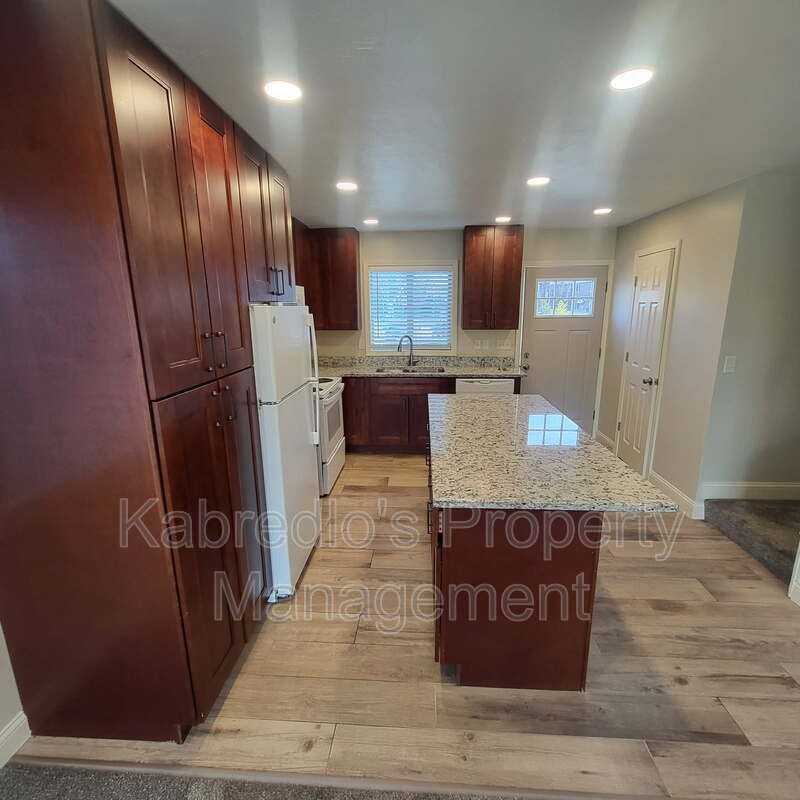 4401 S 27th St #G10 - Photo 6 of 20