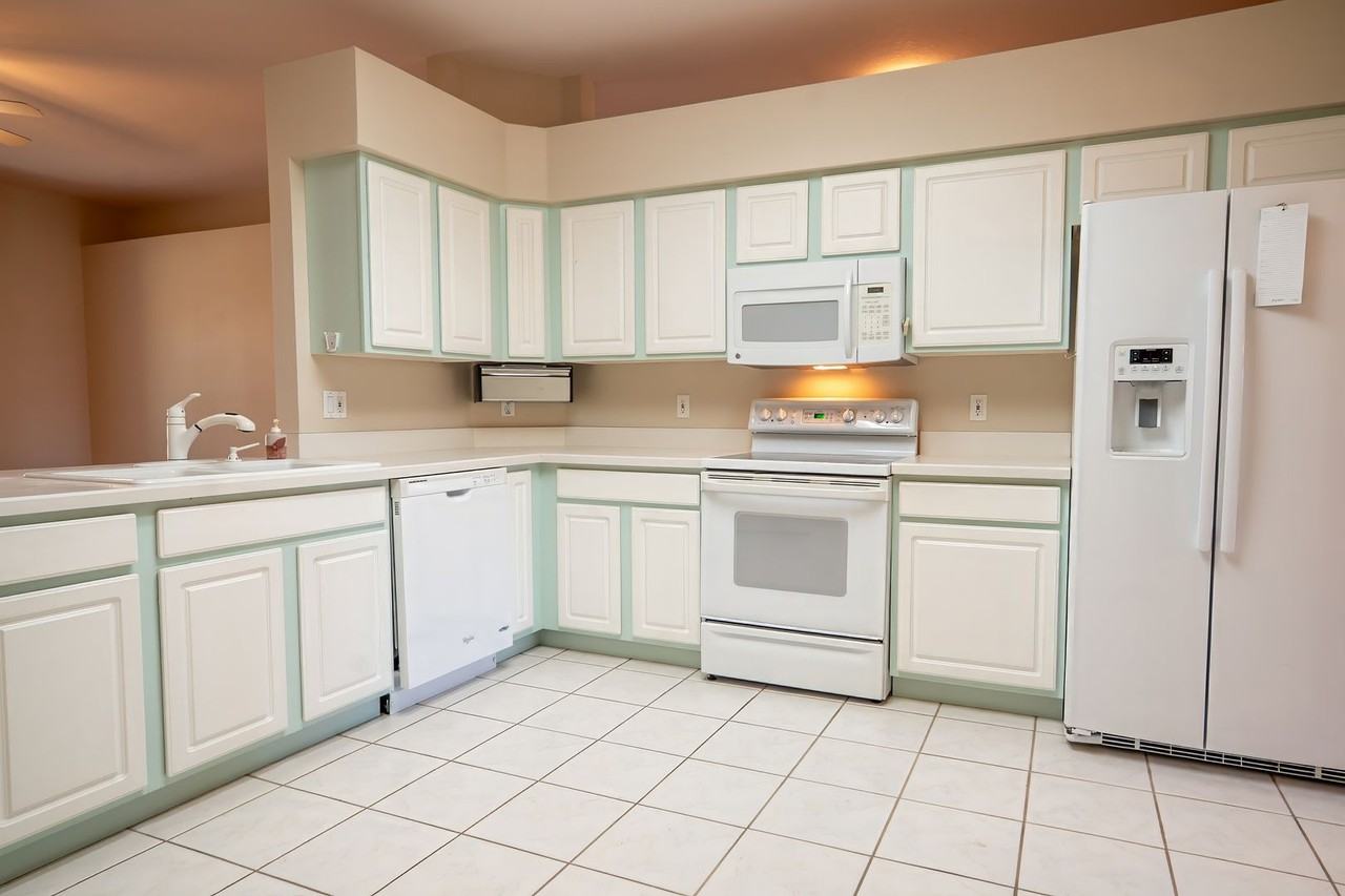 2075 Grafton Ave - Photo 2 of 50