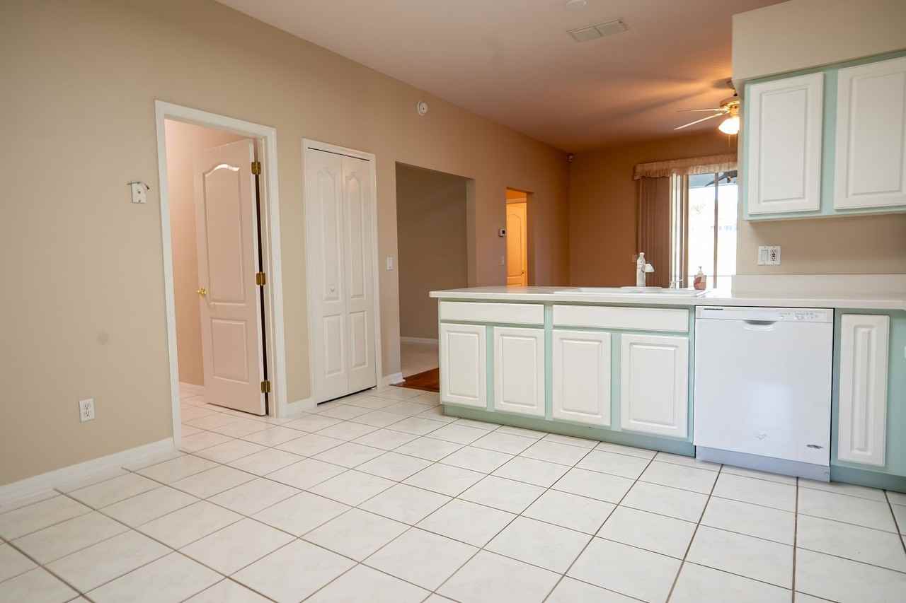 2075 Grafton Ave - Photo 3 of 50