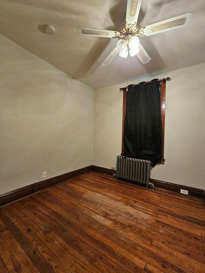 565 Trinity Rd - Photo 5 of 17