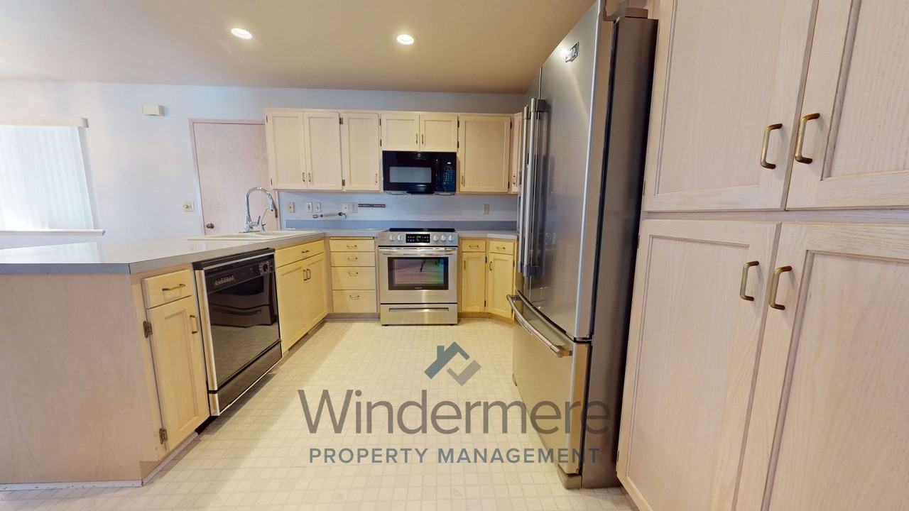 1150 Se Edgemont Pl - Photo 7 of 24