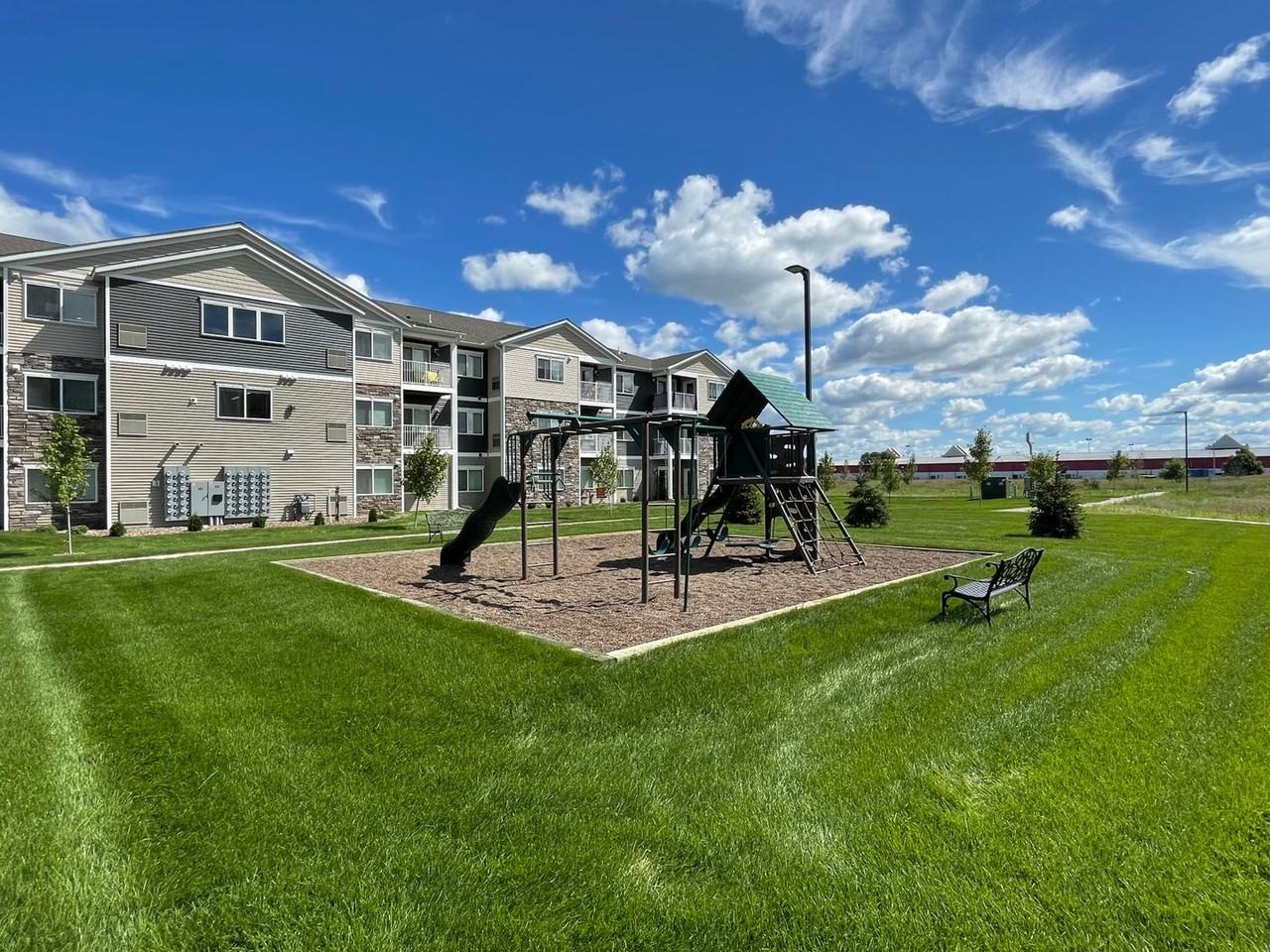 Falcon Apartments 3 - Photo 6 of 17