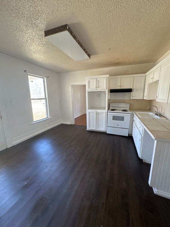 455 Danville Rd - Photo 3 of 11