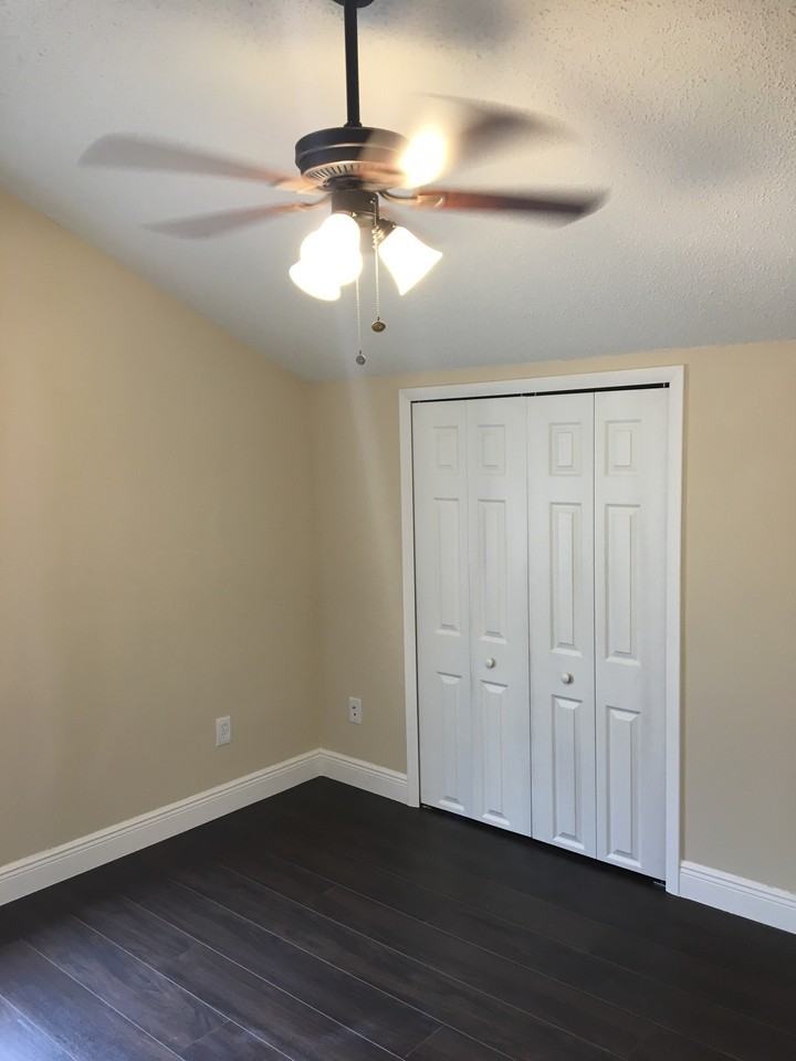 17466 Dumont Dr - Photo 7 of 12