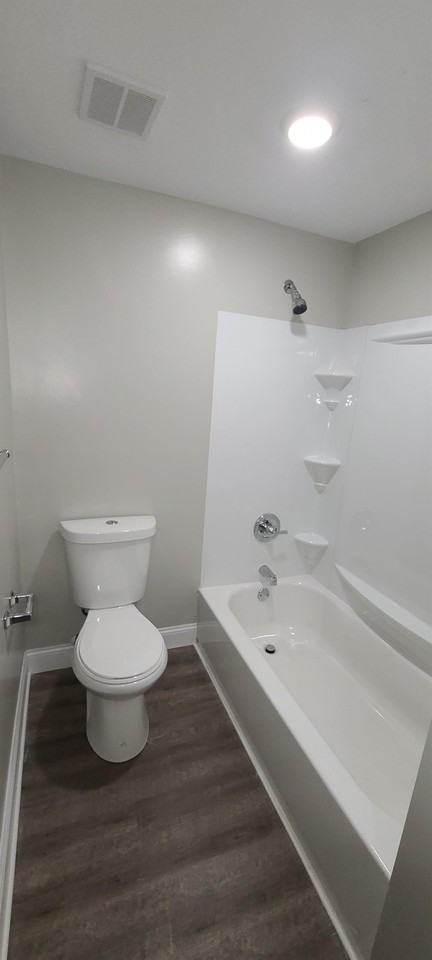 7301 Burton St - Photo 4 of 22