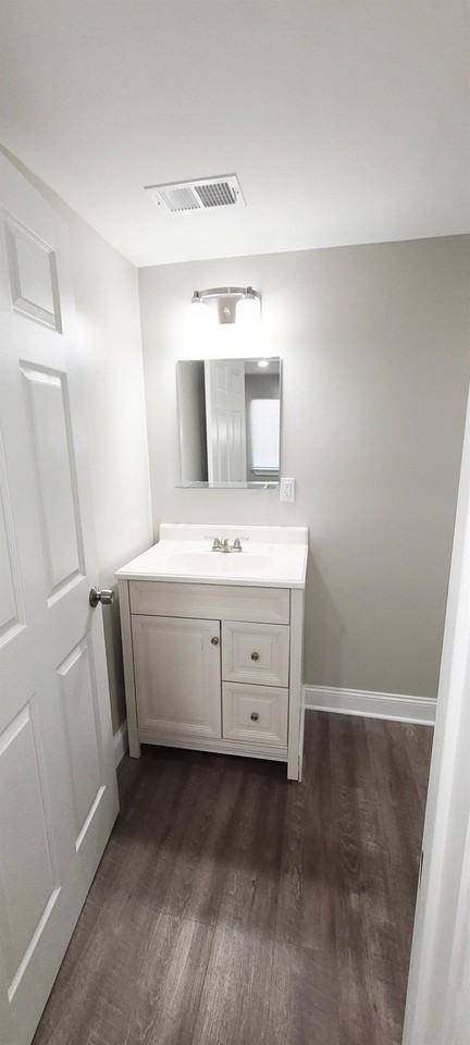 7301 Burton St - Photo 5 of 22