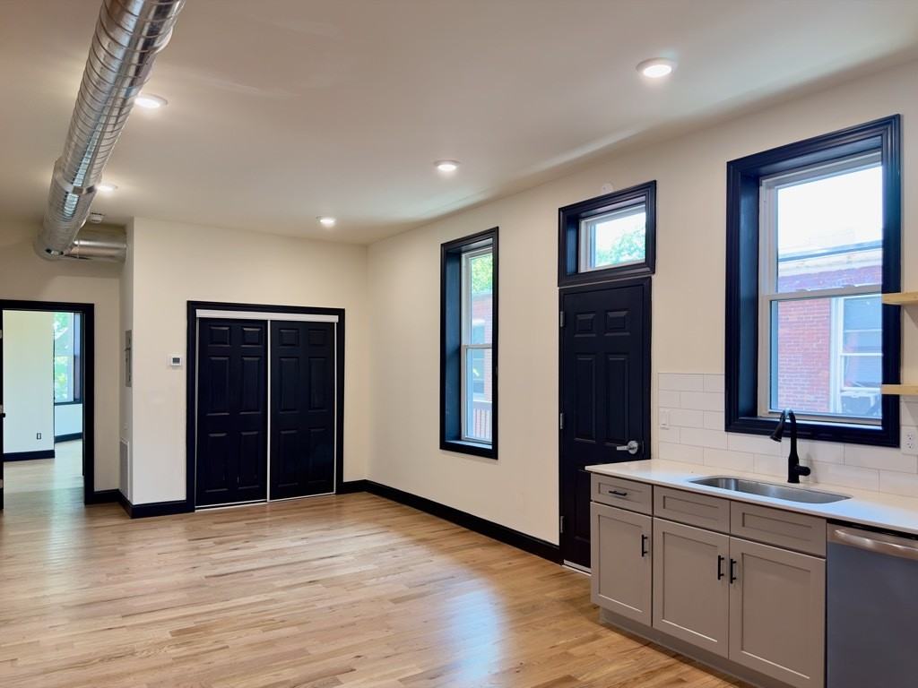 709 North Duke st - Photo 3 of 20