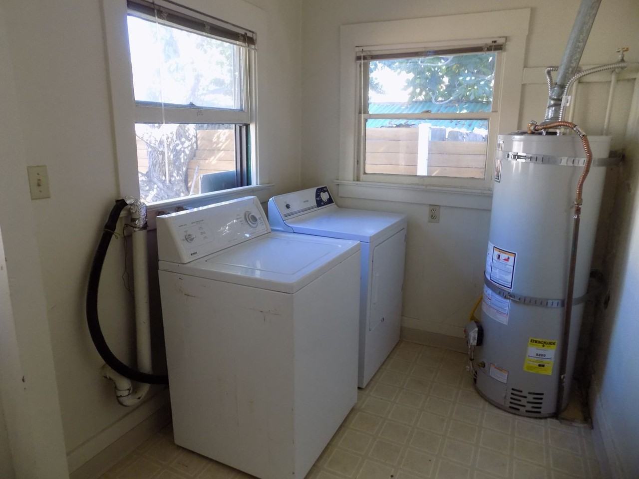 1824 Nipomo St - Photo 7 of 13