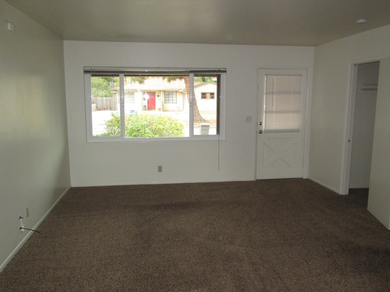 156 Ramona Dr - Photo 5 of 11