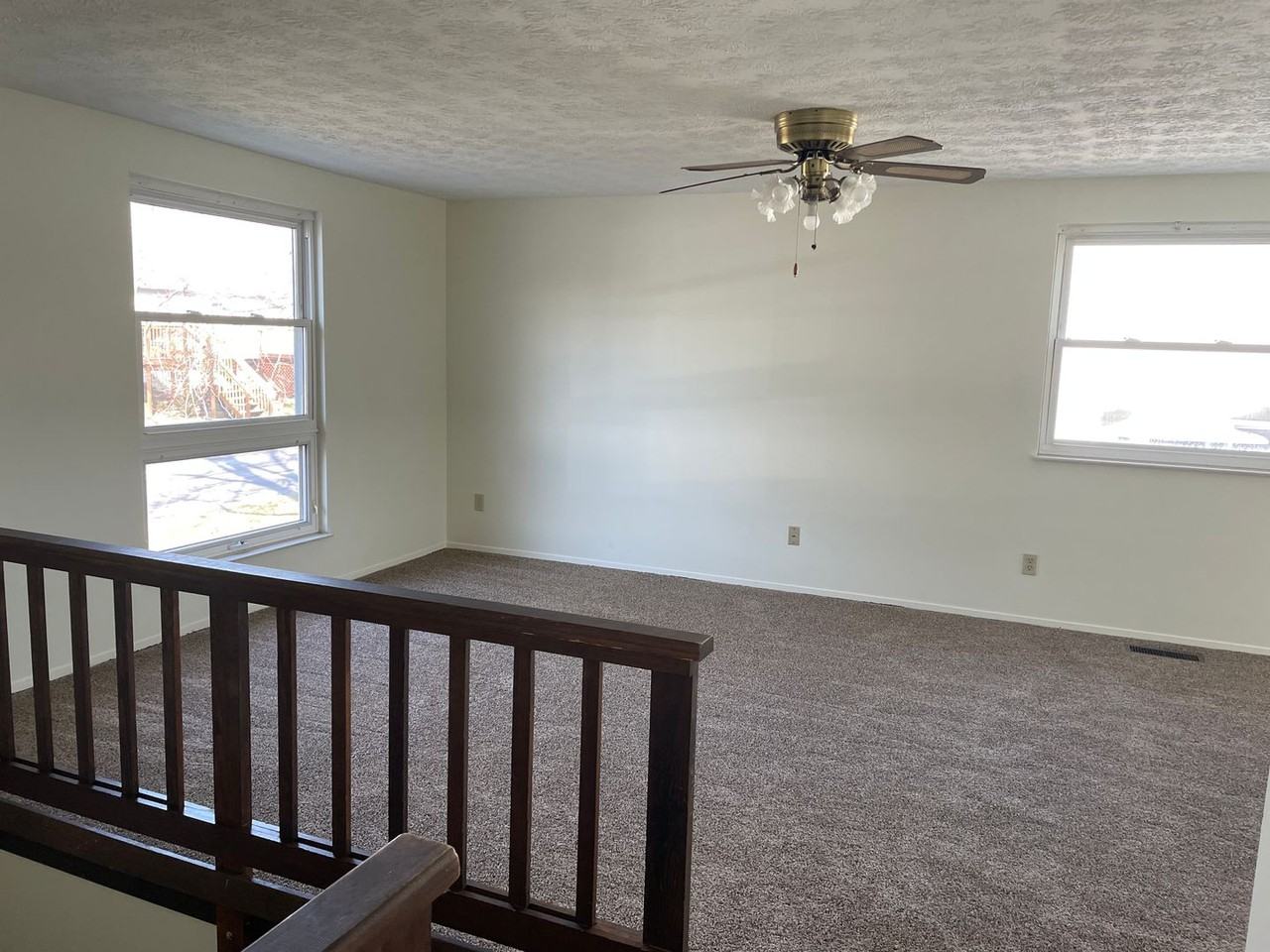 109 Tara Ln - Photo 3 of 24