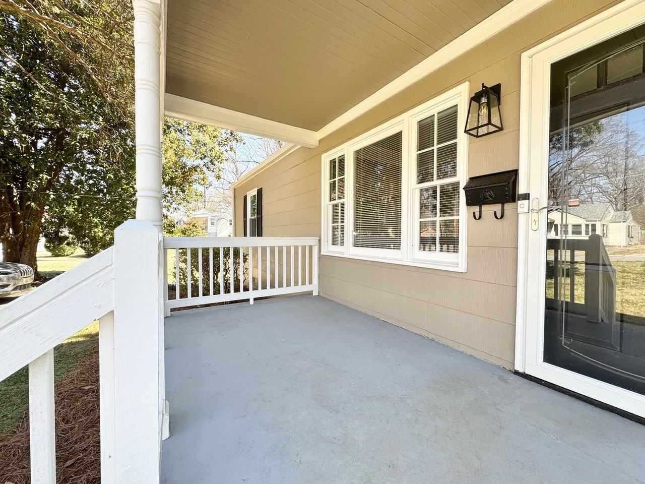 2001 Colonial Ave - Photo 2 of 14