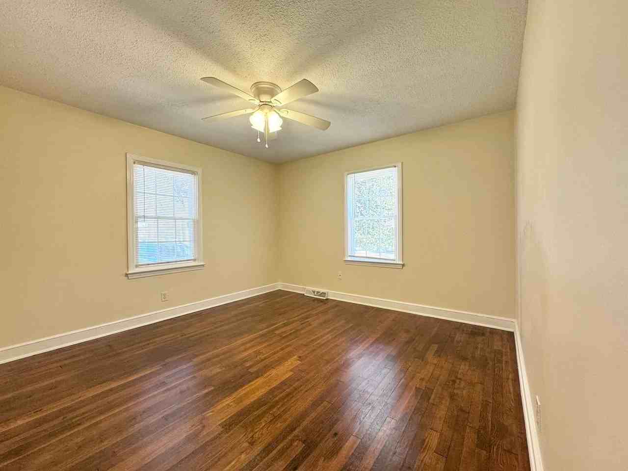 2001 Colonial Ave - Photo 7 of 14