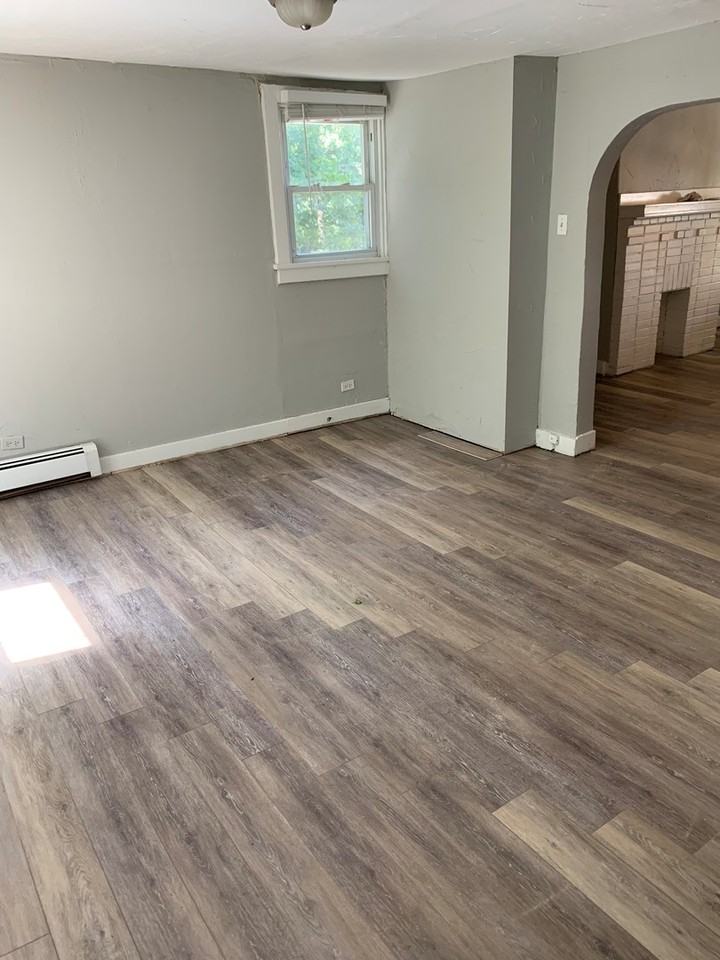 429 Grace St - Photo 6 of 12