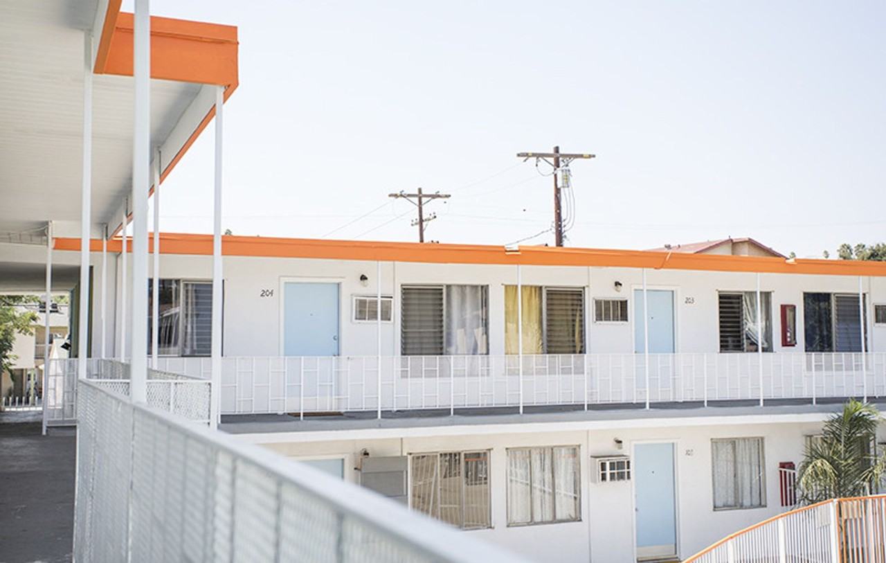 Newly Renovated Gorgeous apartments in Highland Park Oasis - Photo 3 of 21