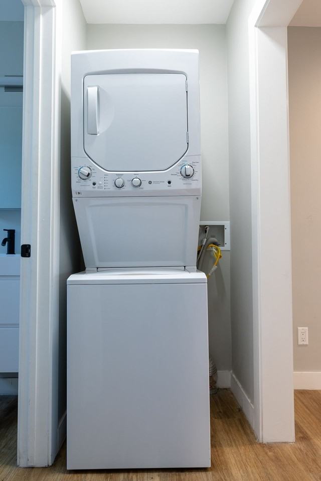 Spacious Apartments - Photo 7 of 9