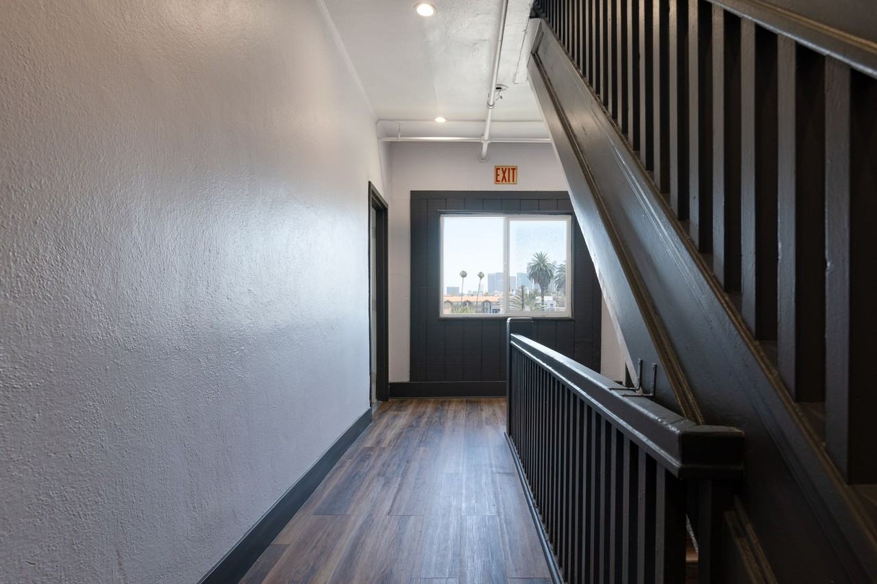 Modern Studios in Koreatown - Photo 5 of 14