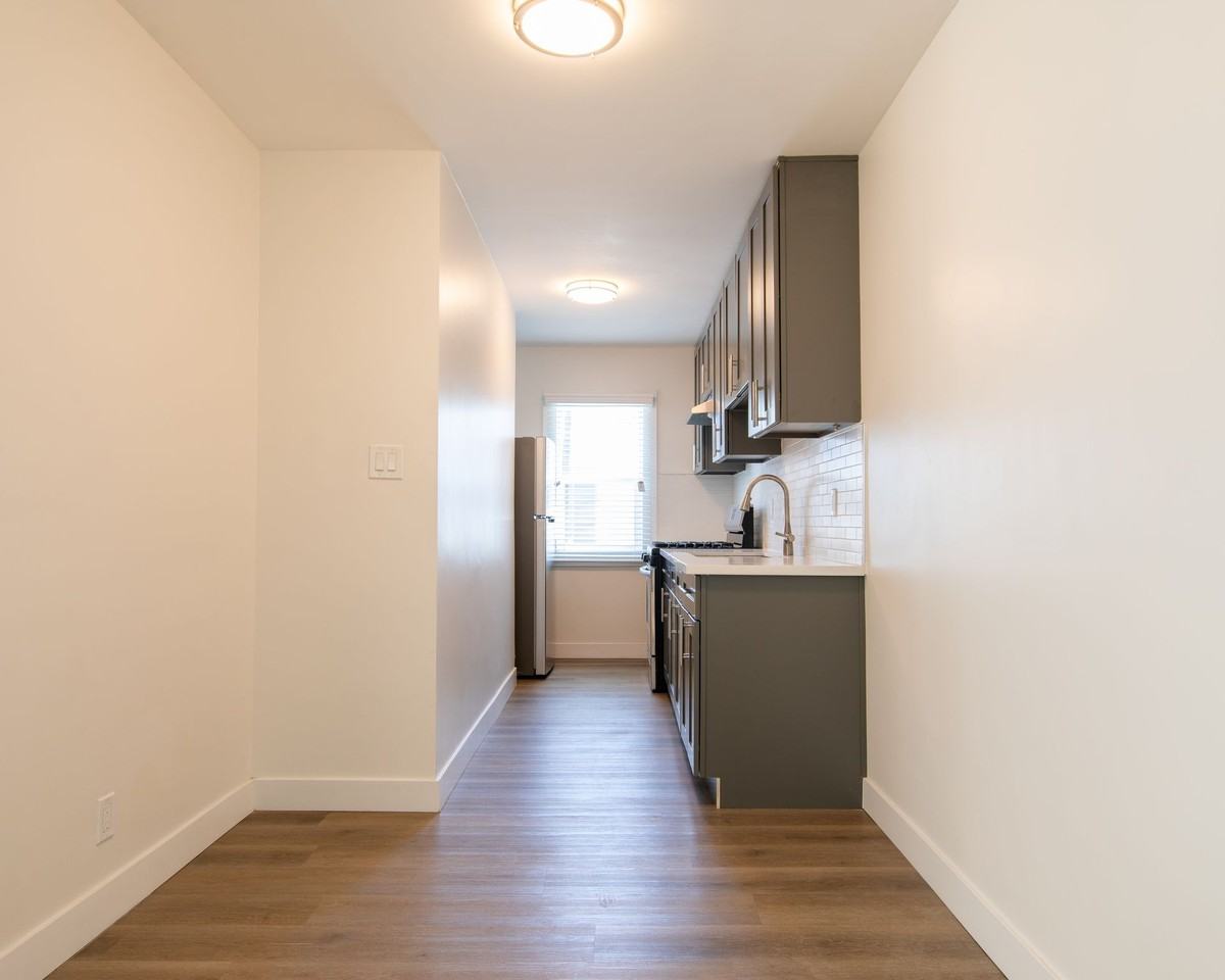 Newly Renovated Apartments - Photo 5 of 10