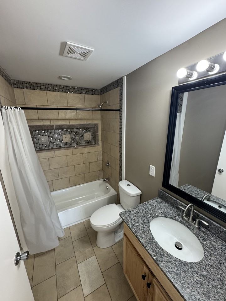 3710 E Washington - Photo 3 of 13