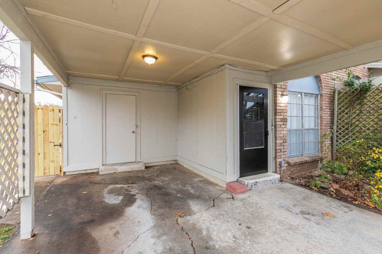 1533 S 112th East Ave - Photo 4 of 33