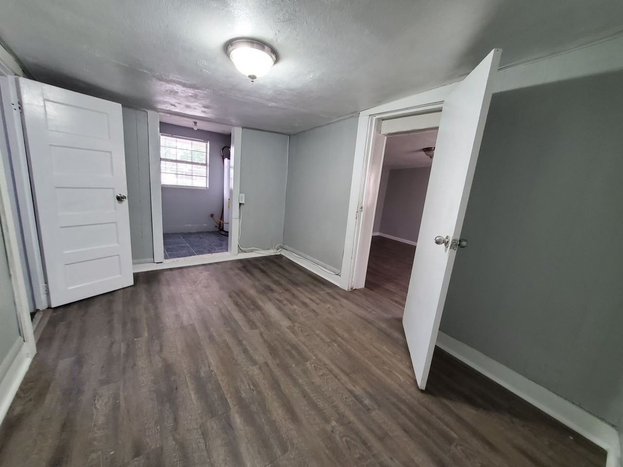 220 E 9th St - Photo 7 of 10
